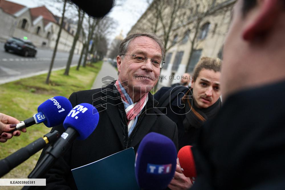 Presser after a meeting on pensions in Paris FA