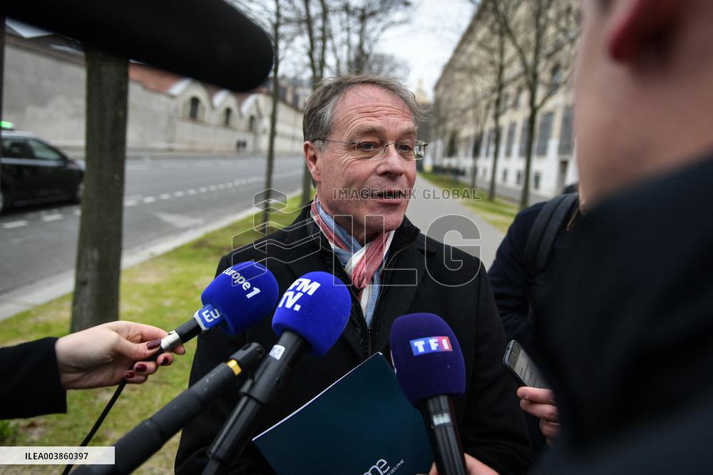 Presser after a meeting on pensions in Paris FA