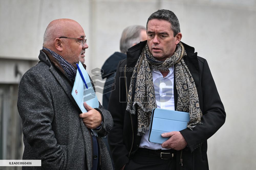 Presser after a meeting on pensions in Paris FA
