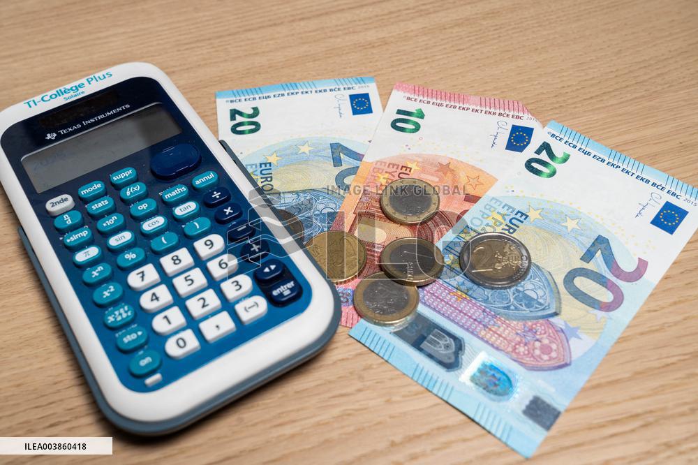 Savings illustration - Paris AJ