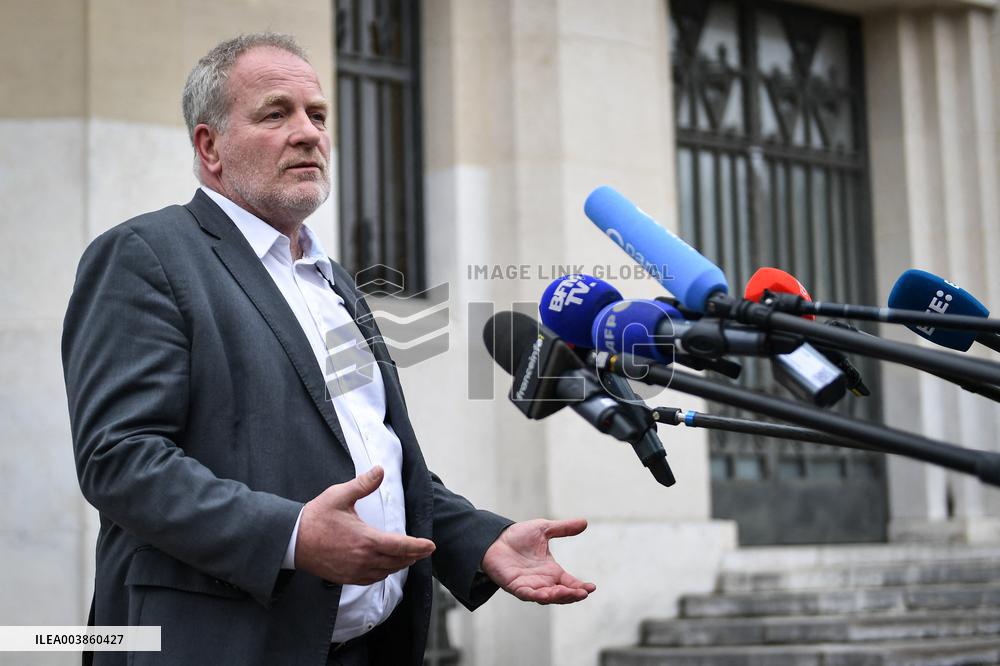 Presser after a meeting on pensions in Paris FA