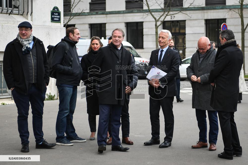 Meeting on pensions at the Ministry of Labour in Paris FA