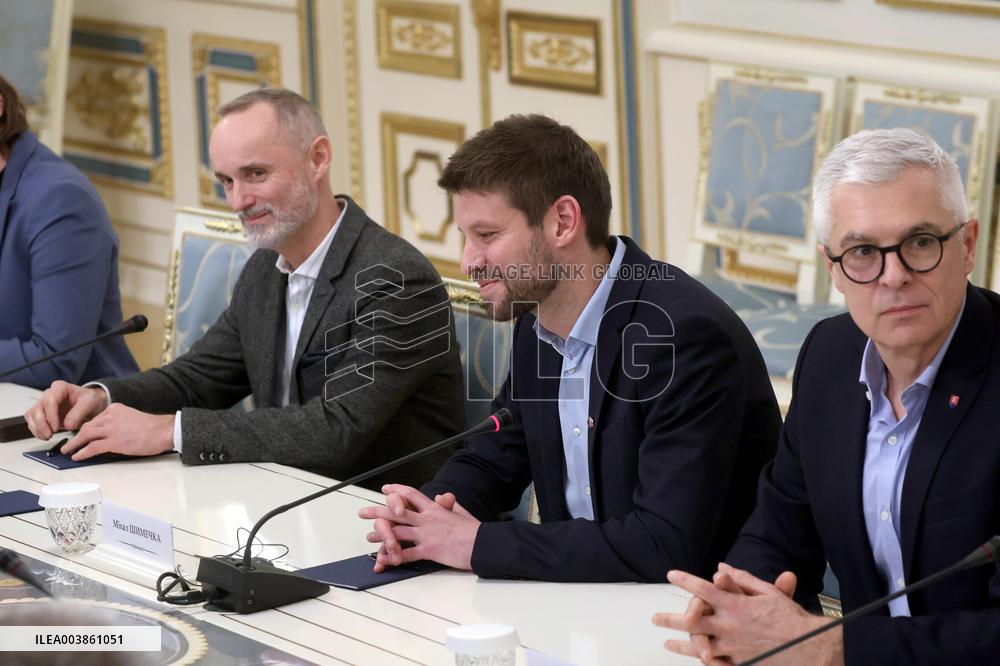 Ukrainian President meets Slovak parliamentarians