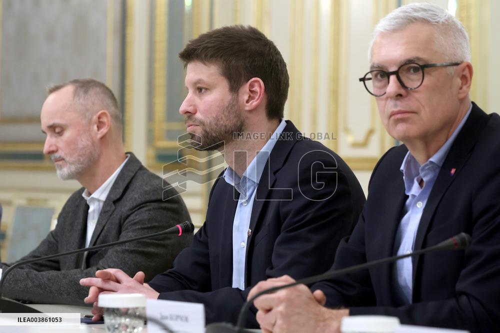 Ukrainian President meets Slovak parliamentarians