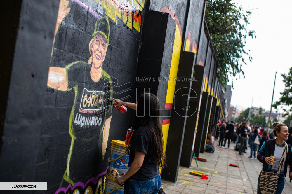 Mural in Honor to Dissapeared People from 2002 to 2008
