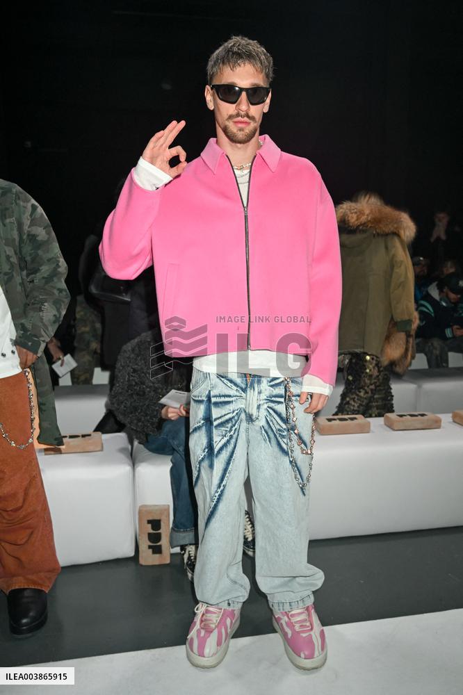 MFW - PDF Front Row