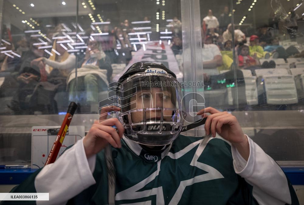 Iranian Sportswomen And The Ice Hockey Premier League