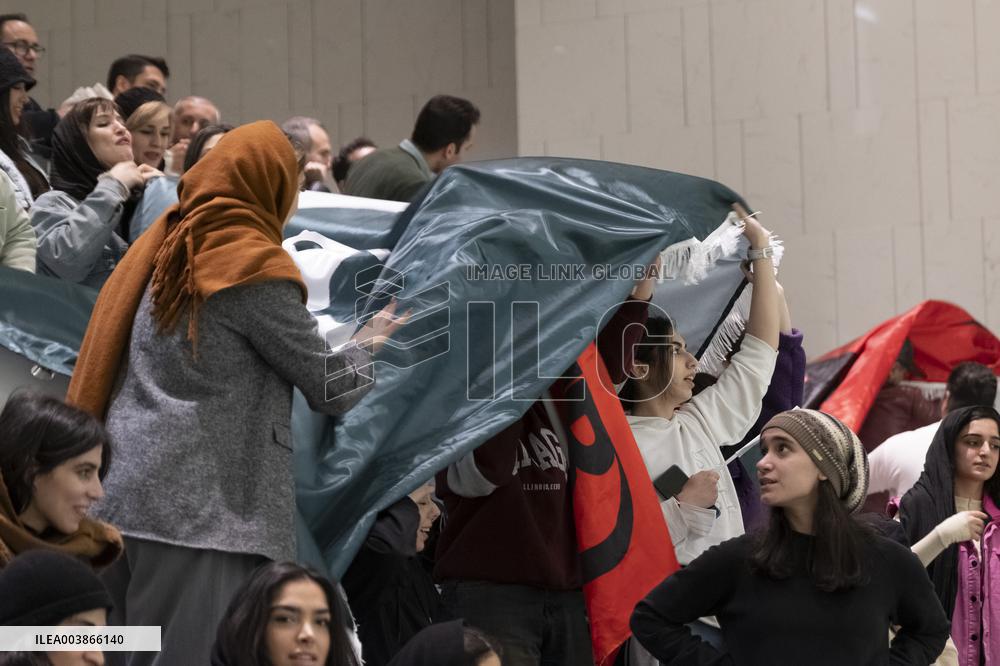 Iranian Sportswomen And The Ice Hockey Premier League