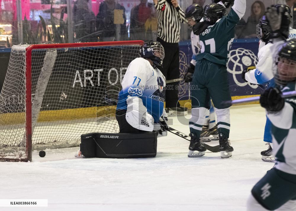 Iranian Sportswomen And The Ice Hockey Premier League