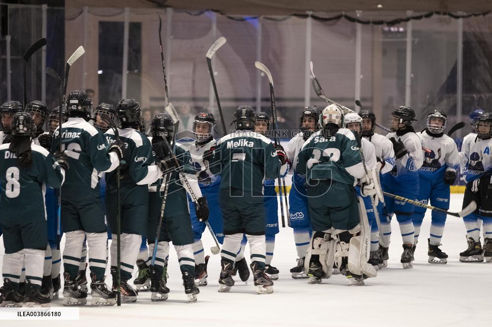 Iranian Sportswomen And The Ice Hockey Premier League