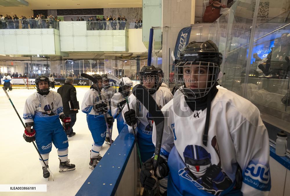 Iranian Sportswomen And The Ice Hockey Premier League