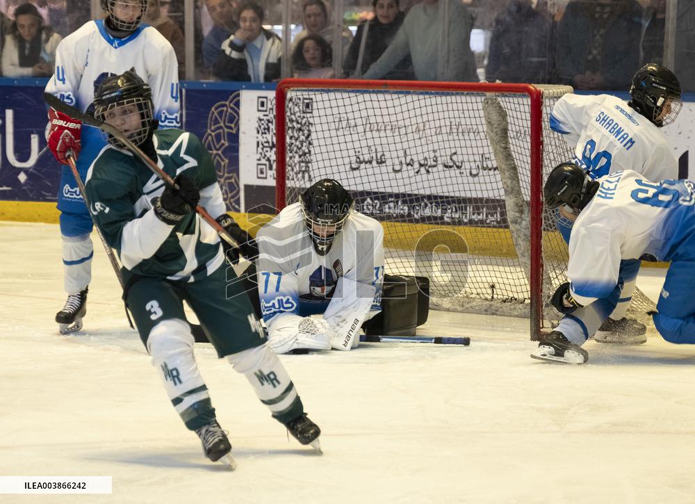 Iranian Sportswomen And The Ice Hockey Premier League