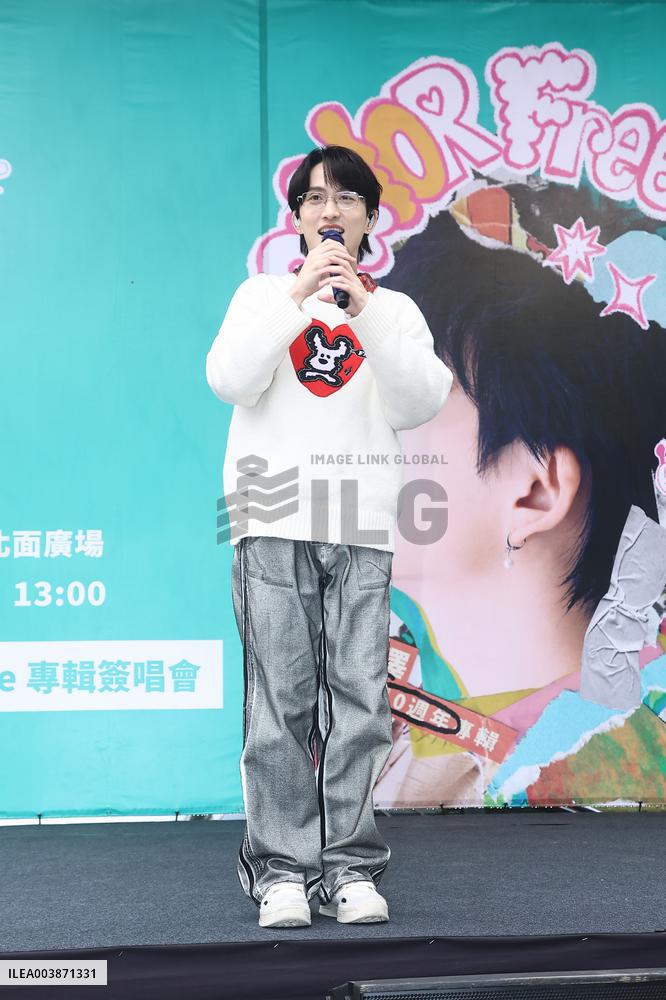 Singaporean Singer Kenny Khoo