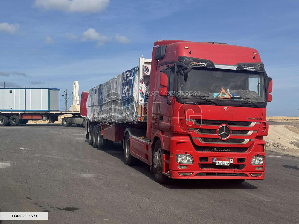 The Only Channel Linking The Gaza Strip To Egypt Is Reopened - Rafah