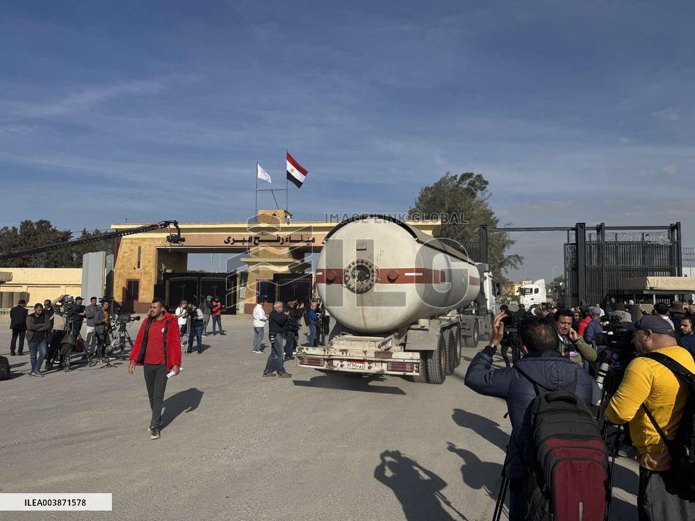 The Only Channel Linking The Gaza Strip To Egypt Is Reopened - Rafah