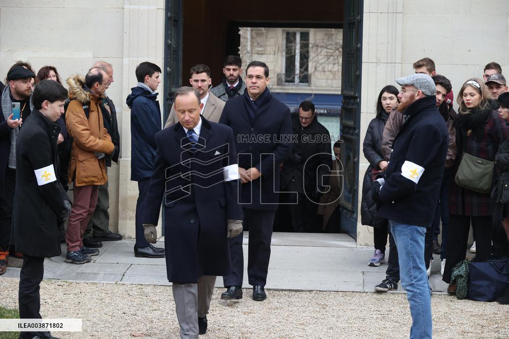 Exclusive - Louis Alphonse Of Bourbon At A Mass In Honor Of Louis Xvi - Paris