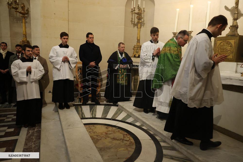 Exclusive - Louis Alphonse Of Bourbon At A Mass In Honor Of Louis Xvi - Paris