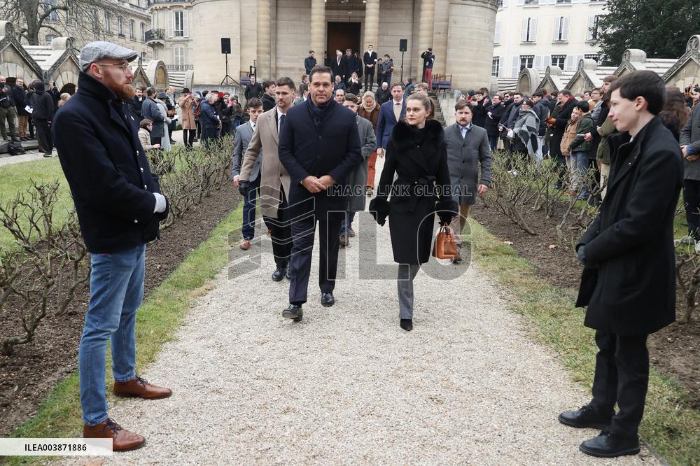 Exclusive - Louis Alphonse Of Bourbon At A Mass In Honor Of Louis Xvi - Paris