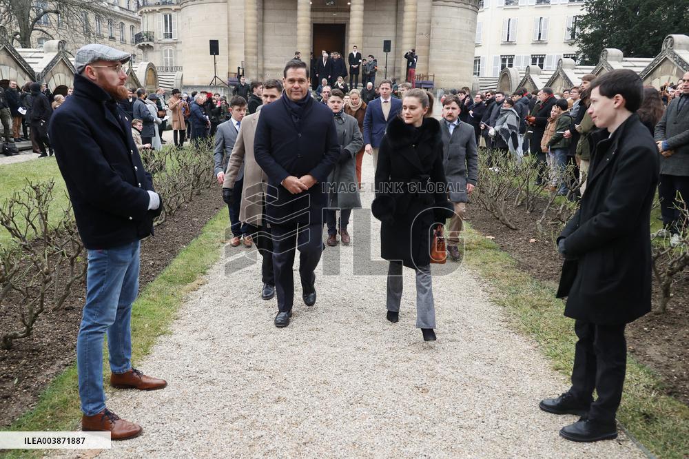 Exclusive - Louis Alphonse Of Bourbon At A Mass In Honor Of Louis Xvi - Paris