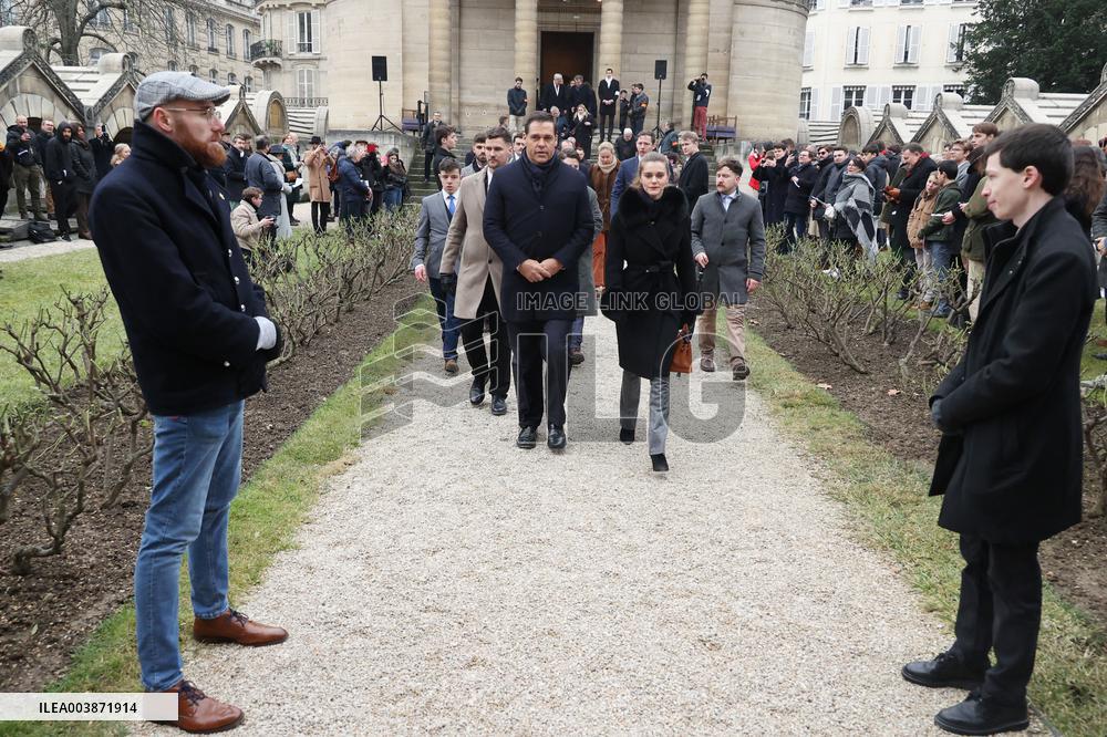 Exclusive - Louis Alphonse Of Bourbon At A Mass In Honor Of Louis Xvi - Paris