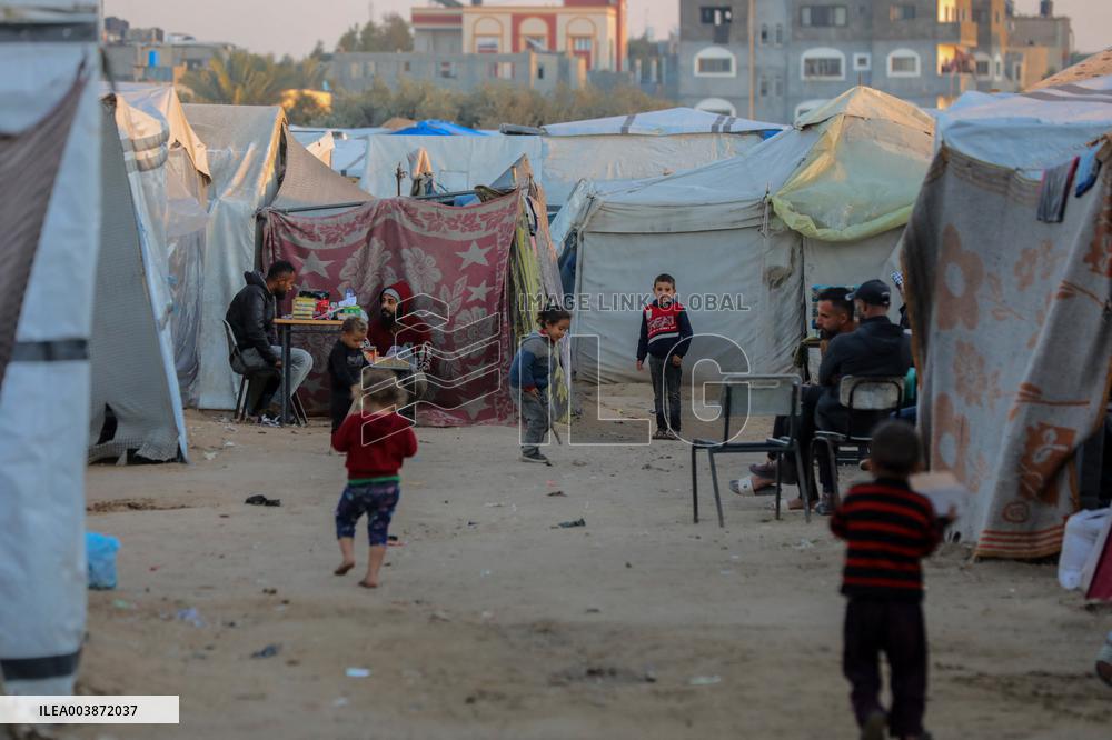 Situation of displaced Palestinian a day before Israel-Hamas ceasefire