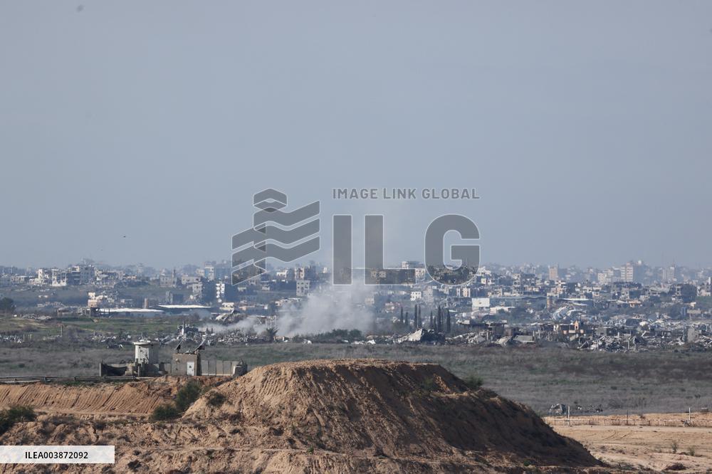 Heavy smoke rises over north Gaza a day before ceasefire