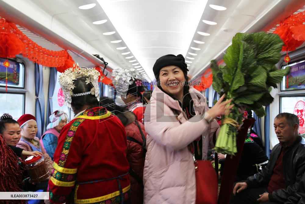 Amazing Slow Train Village Gala - China