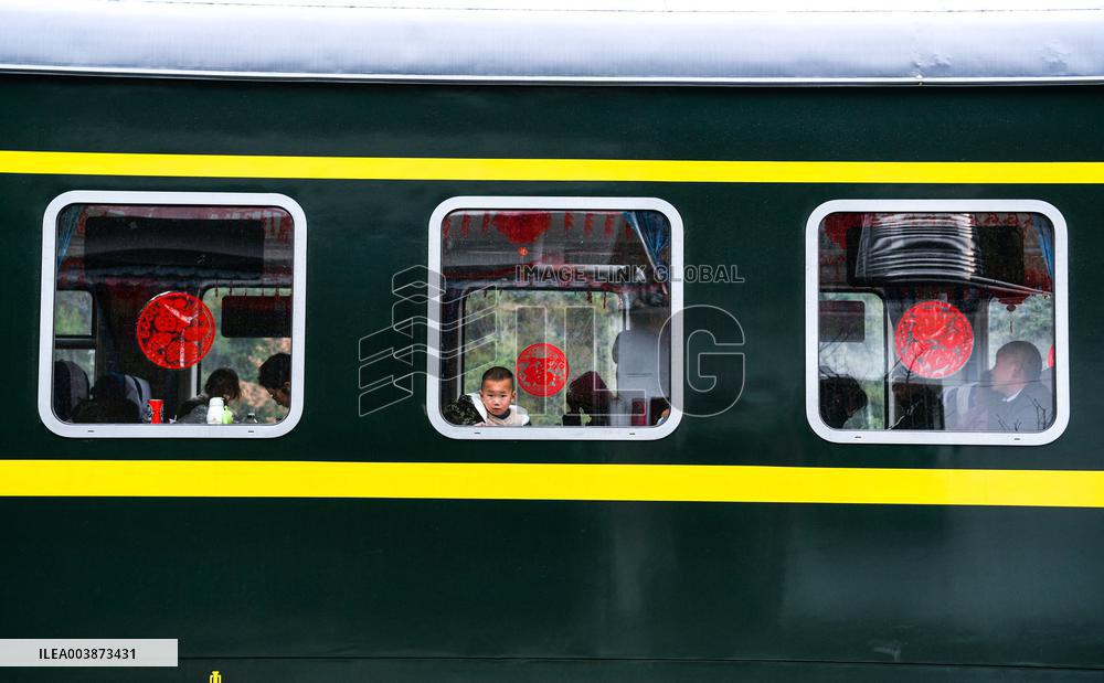 Amazing Slow Train Village Gala - China