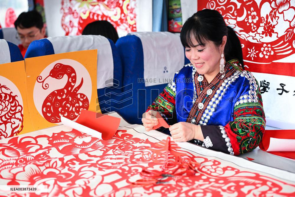 Amazing Slow Train Village Gala - China