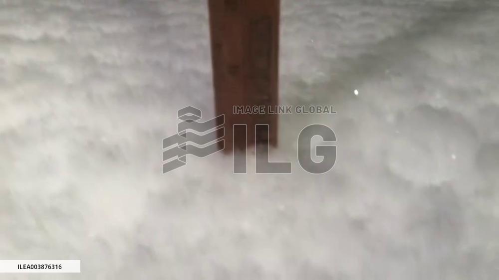 US: Winter Storms Hit Mid-Atlantic And Northeast With Snow And Freezing Temperatures