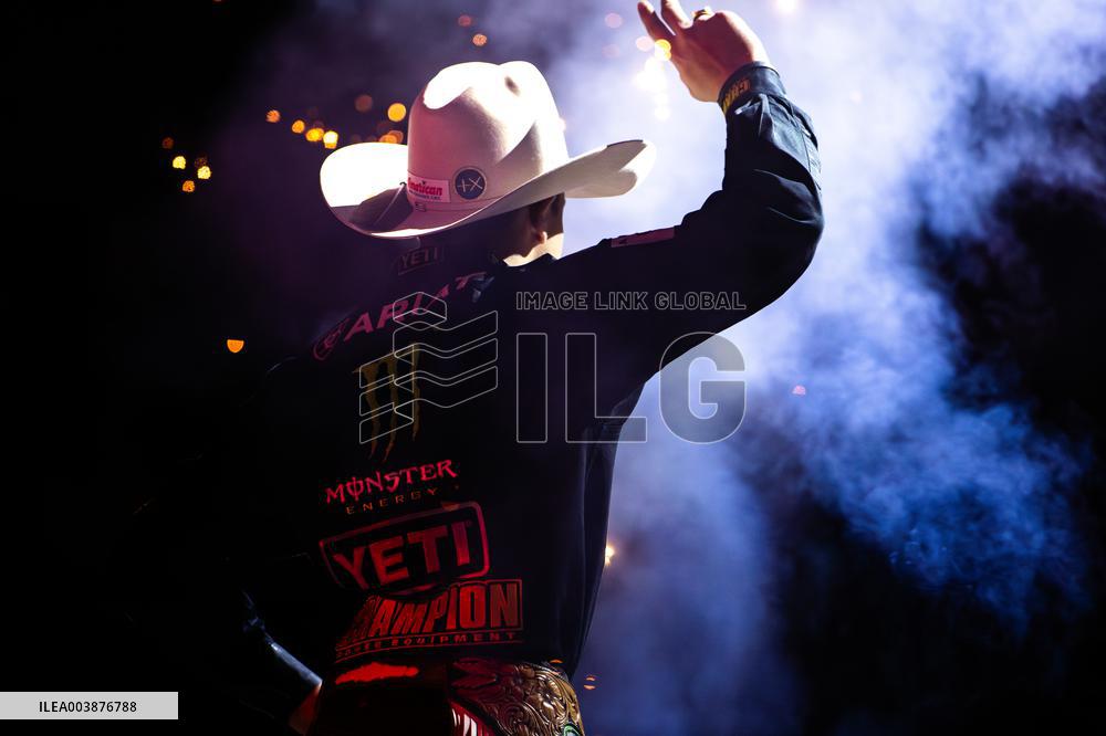 Michelob Ultra PBR: Unleash The Beast At Houston Toyota Center