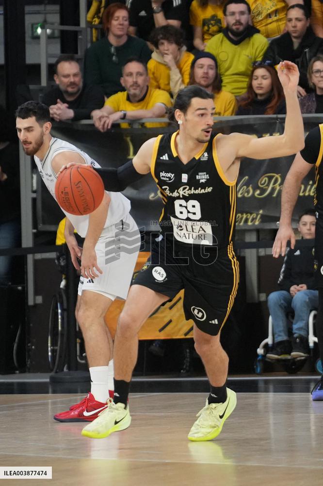Basketball - La Rochelle V Paris