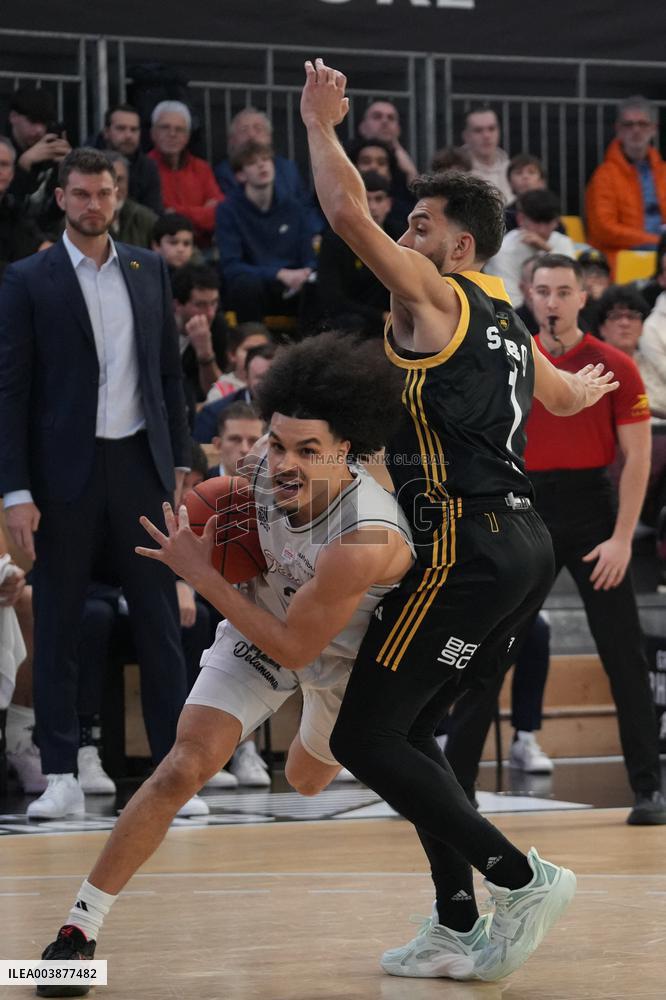 Basketball - La Rochelle V Paris
