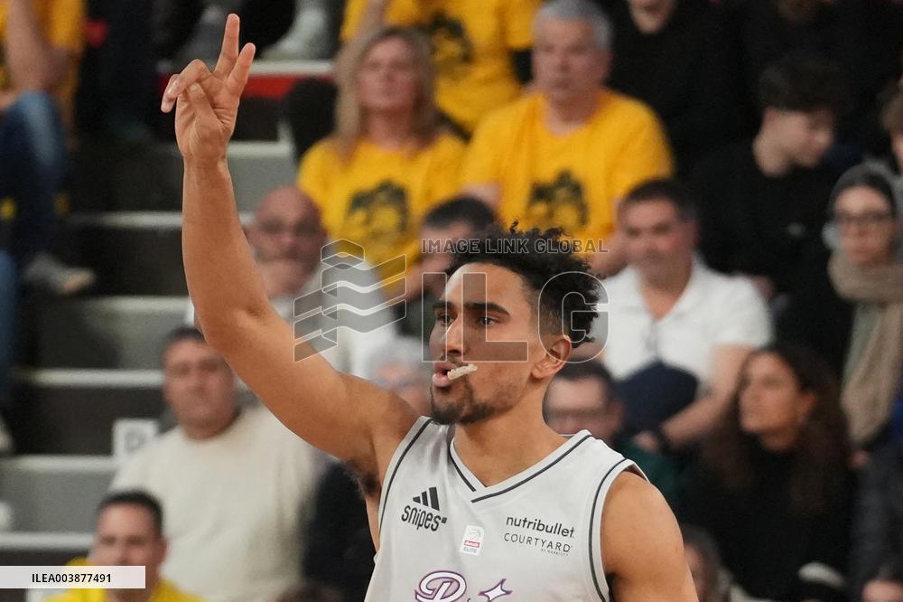 Basketball - La Rochelle V Paris