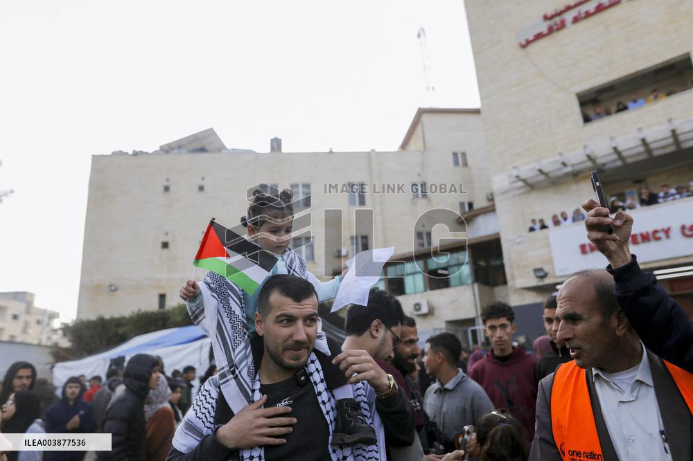 Displaced Residents Return To Their Homes After Over A Year Of Conflic - Gaza
