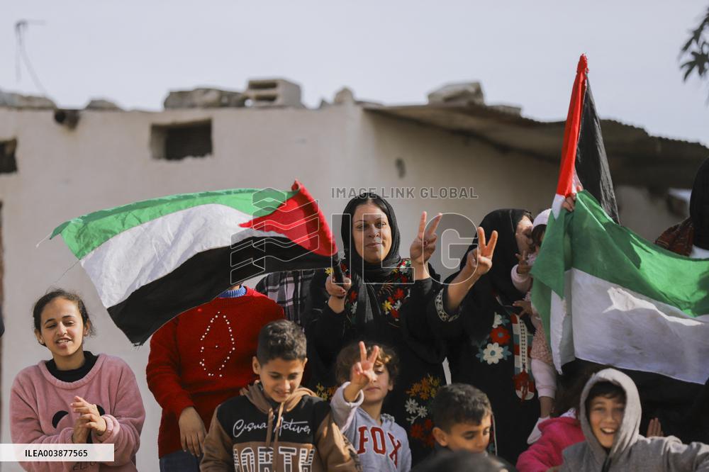 Displaced Residents Return To Their Homes After Over A Year Of Conflic - Gaza