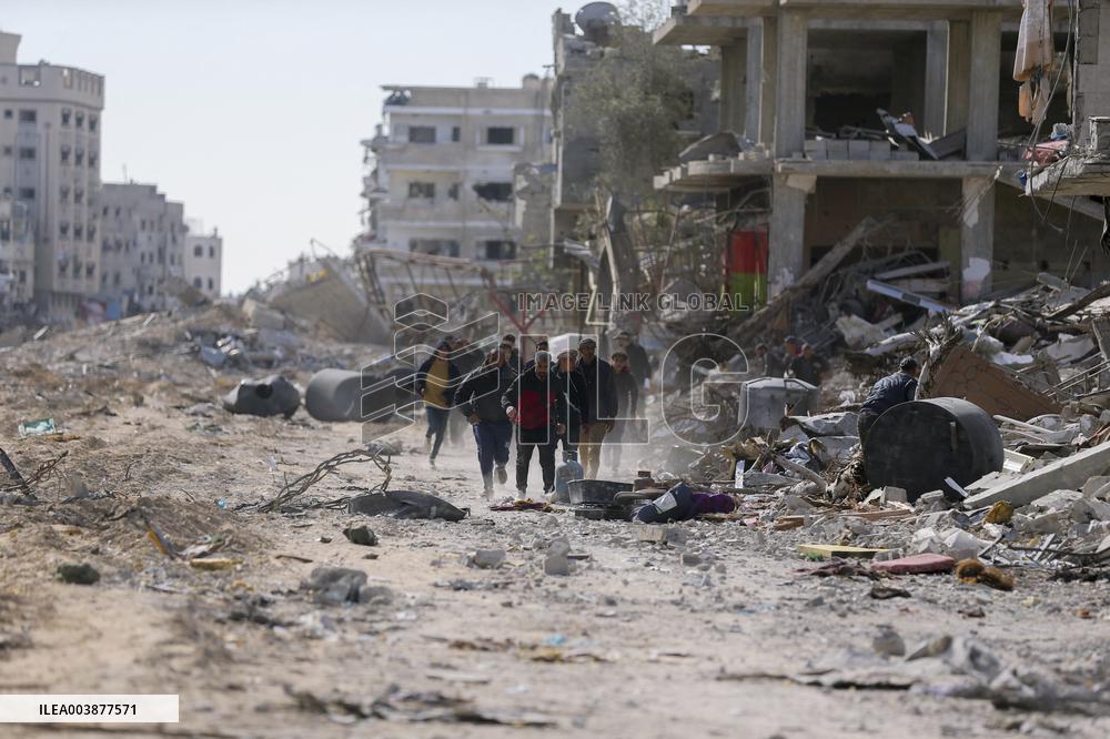 Displaced Residents Return To Their Homes After Over A Year Of Conflic - Gaza