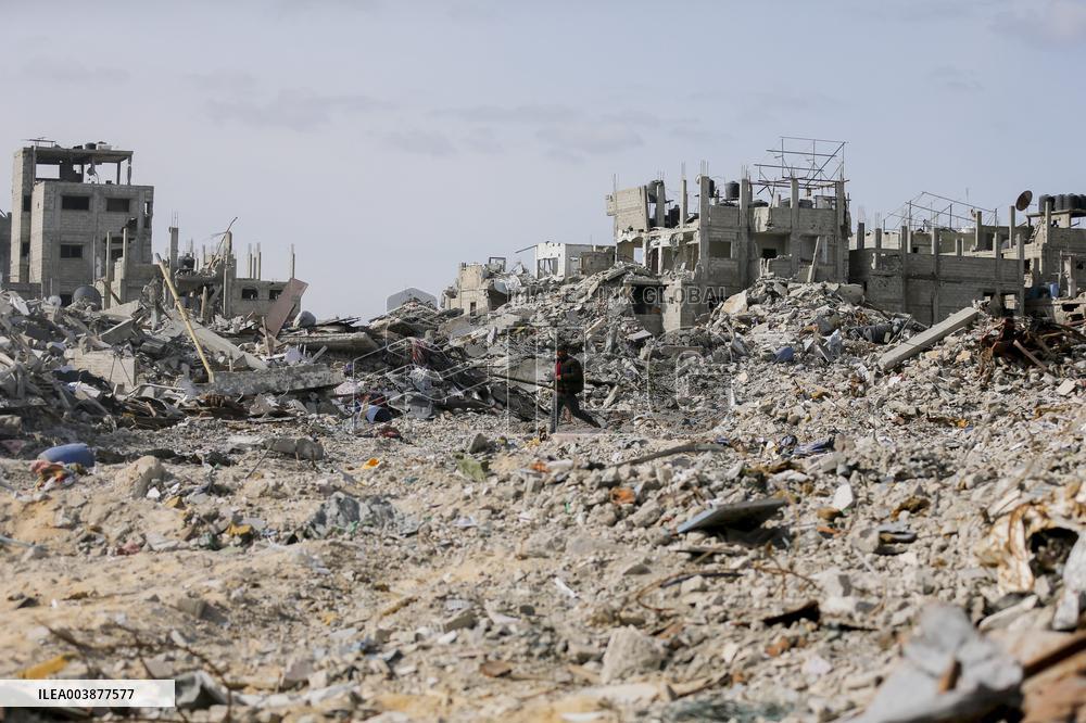 Displaced Residents Return To Their Homes After Over A Year Of Conflic - Gaza