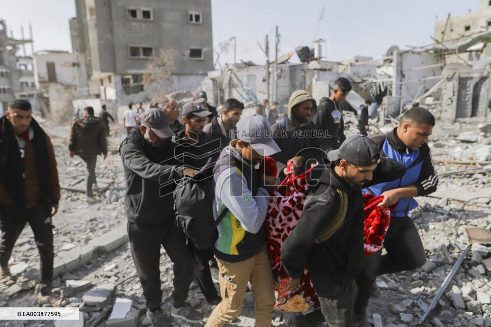 Displaced Residents Return To Their Homes After Over A Year Of Conflic - Gaza