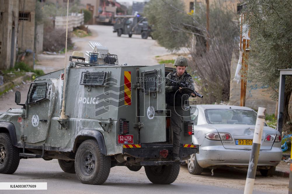 Israeli Occupation Forces Suppressed Palestinian Worshipers Near Mount Sbeih