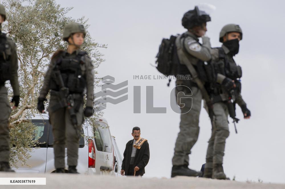 Israeli Occupation Forces Suppressed Palestinian Worshipers Near Mount Sbeih