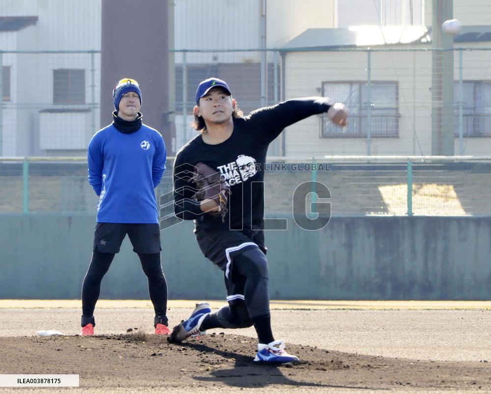 Baseball: Chicago Cubs pitcher Imanaga