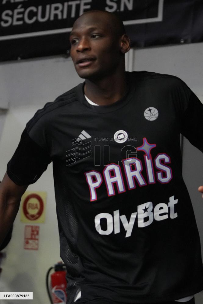 Basketball - La Rochelle V Paris