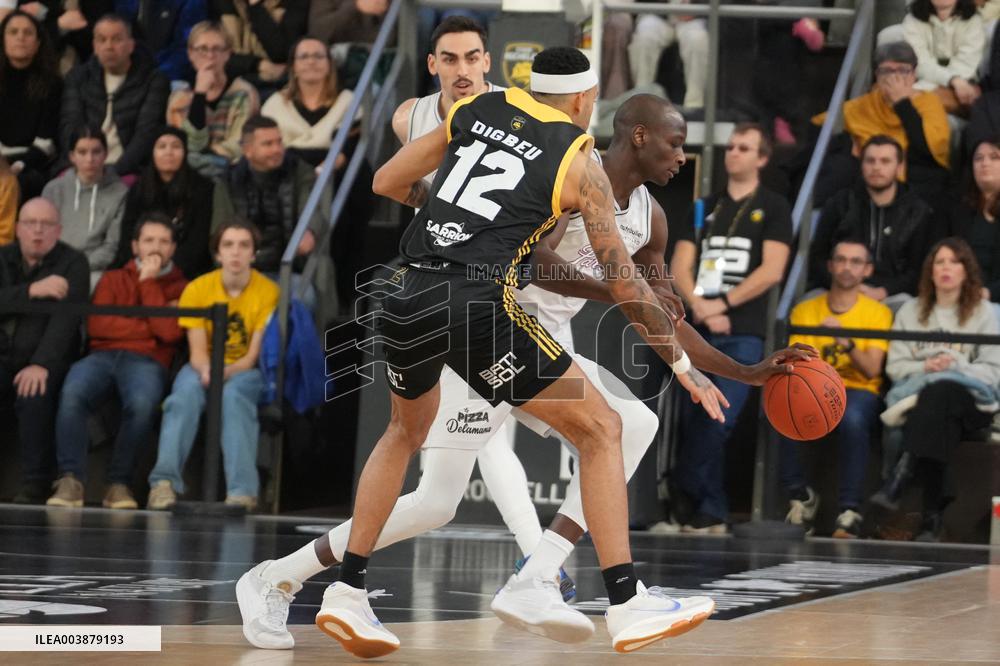 Basketball - La Rochelle V Paris