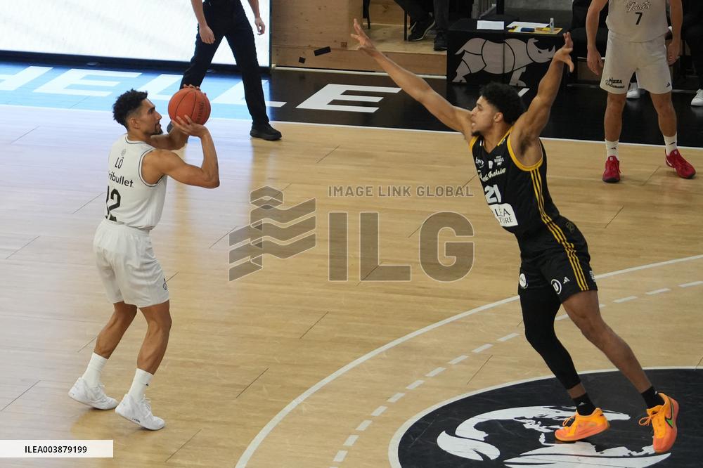 Basketball - La Rochelle V Paris