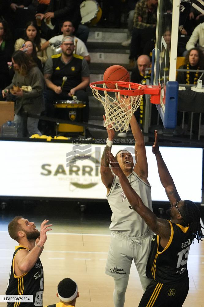 Basketball - La Rochelle V Paris