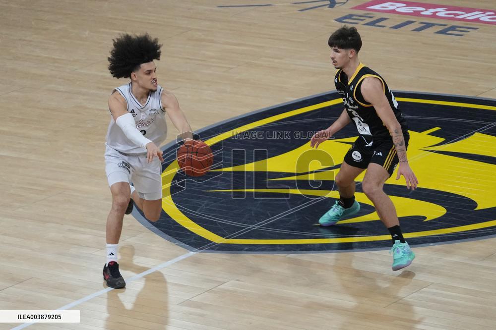 Basketball - La Rochelle V Paris