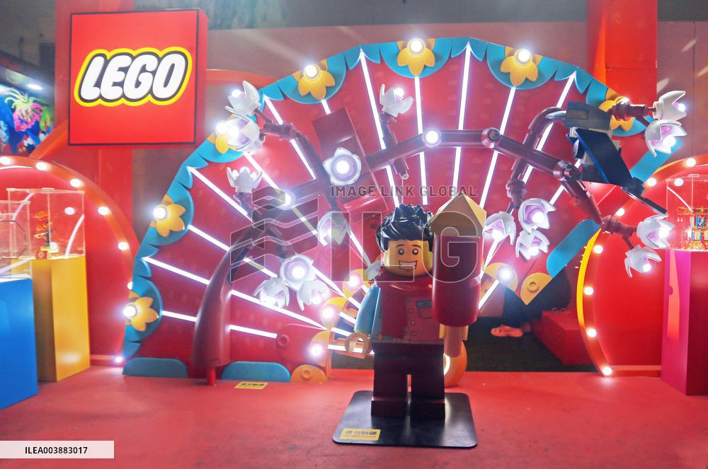 LEGO Interactive Installation Device