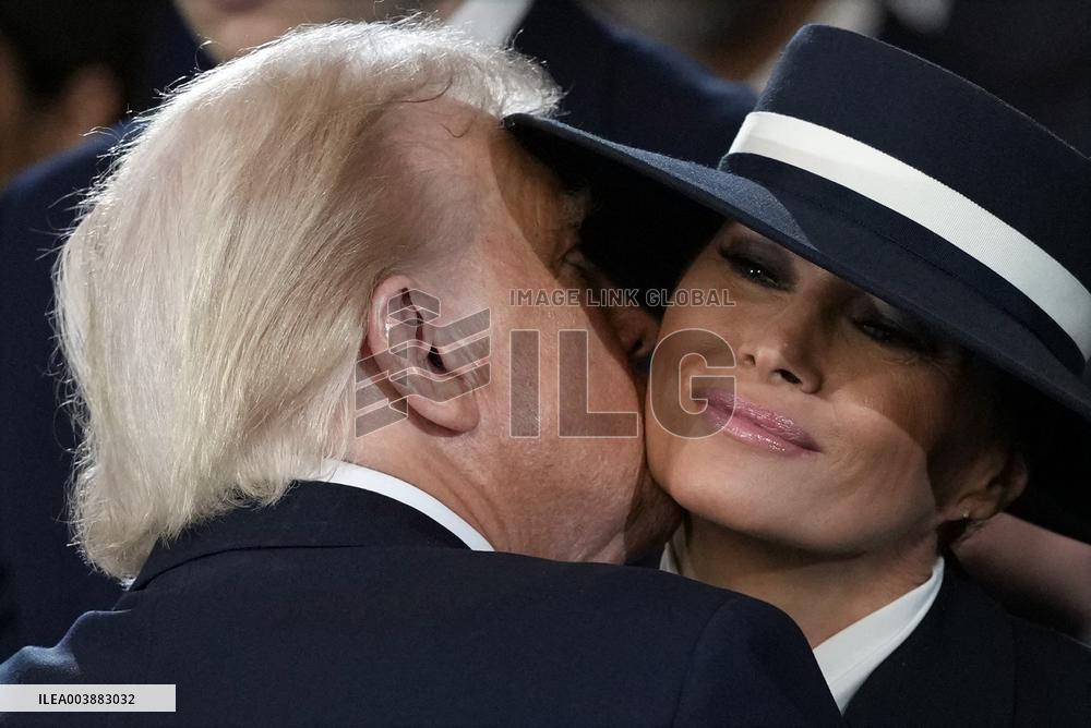 Trump kisses Melania on the cheek during swearing-in - DC
