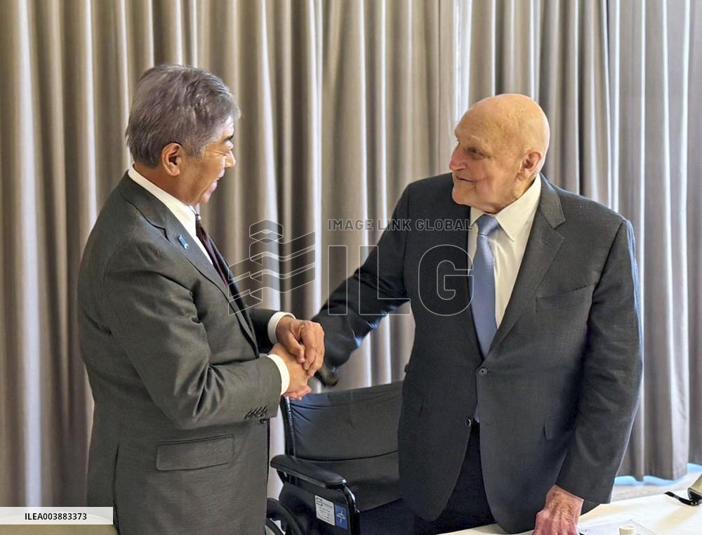 Japan foreign minister in Washington